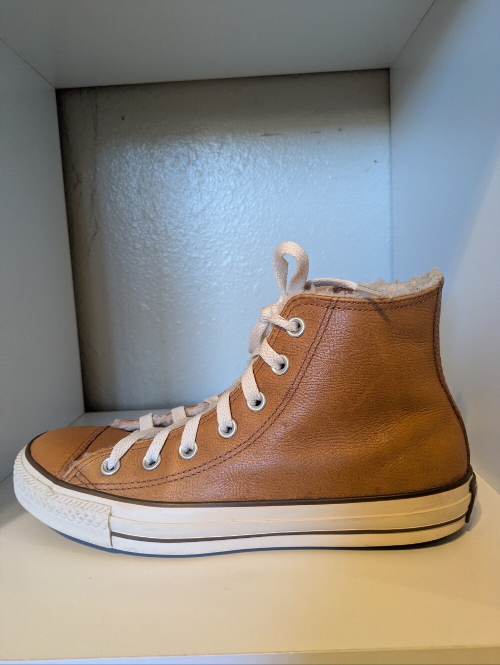 Mens  Tan High-Top Sneakers with Faux Fur Lining Size 6 - Picture 9 of 10